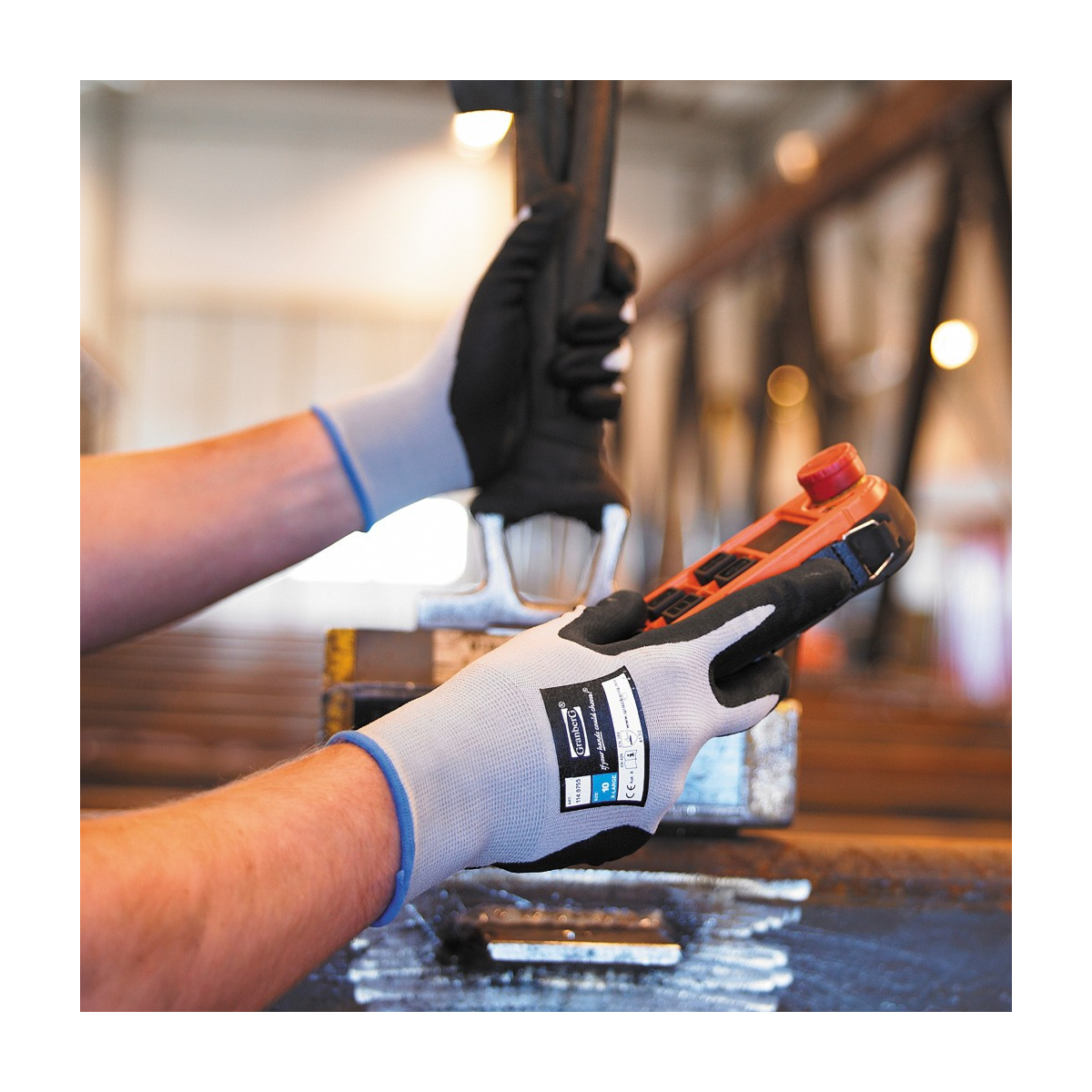 装配手套，经 Oeko-Tex® 100 认证，12 双