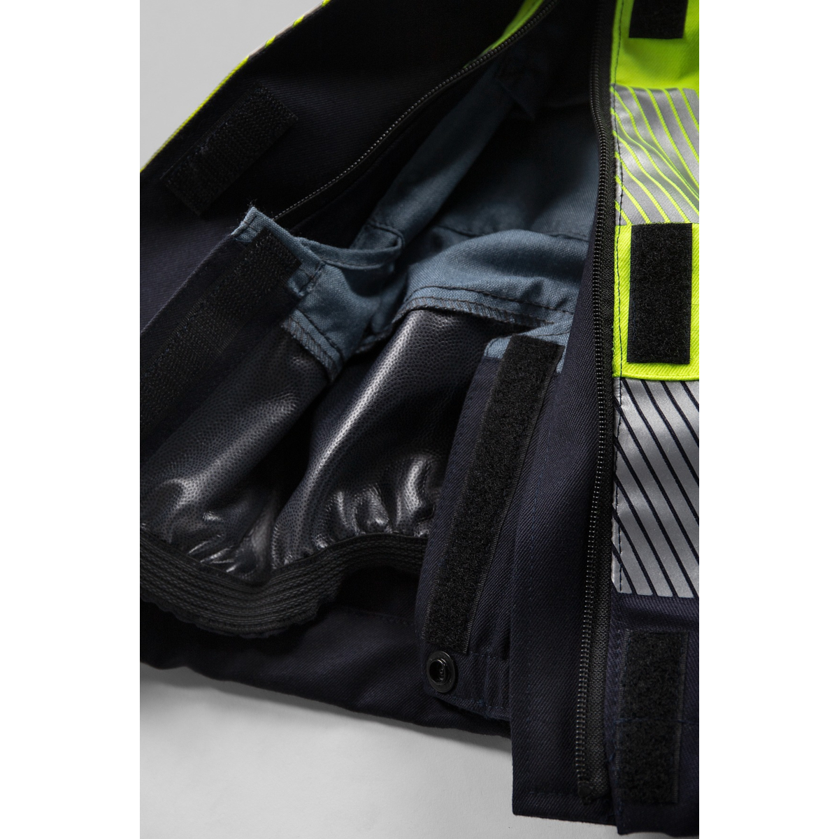 Flamestat 高能见度 Airtech® 外套长裤 2 级 2525 ATHR